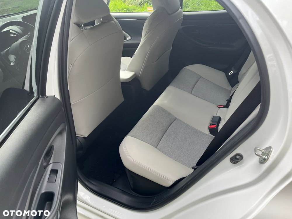 Toyota Yaris - 7