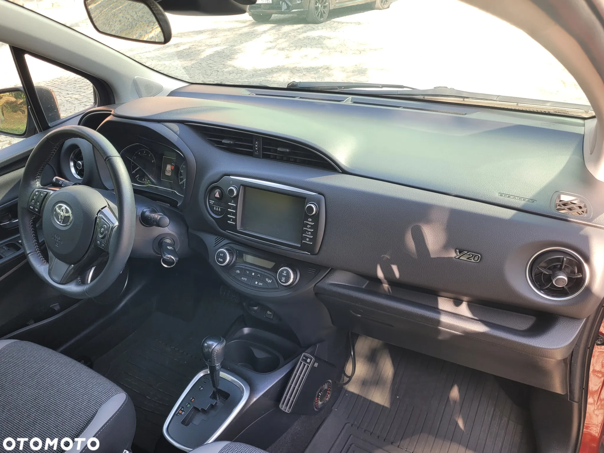 Toyota Yaris 1.5 Premium CVT - 10