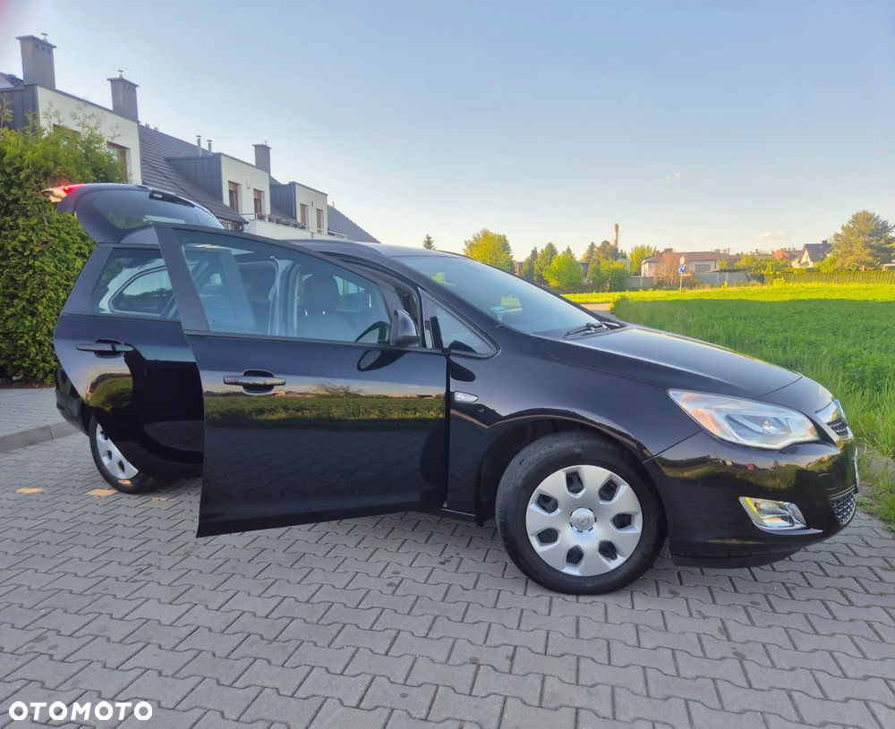 Opel Astra 1.4 ecoFLEX - 10