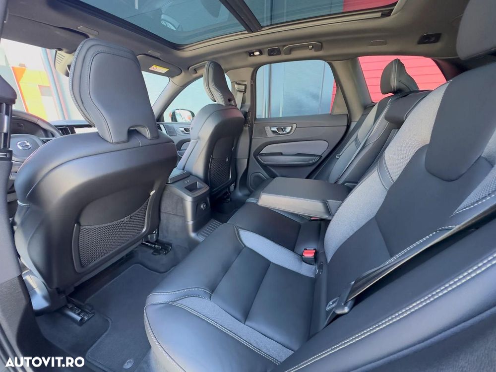 Volvo XC 60 T6 AWD Recharge Plus Dark - 17