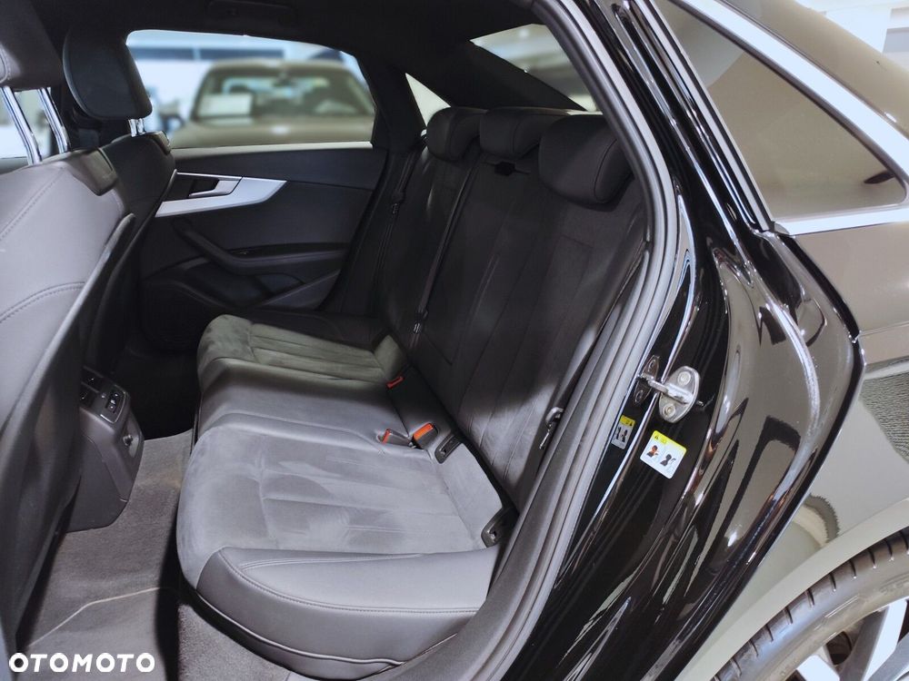 Audi A4 Limousine - 20