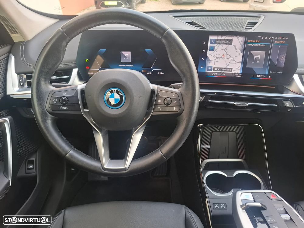 BMW iX1 xDrive30 xLine - 11