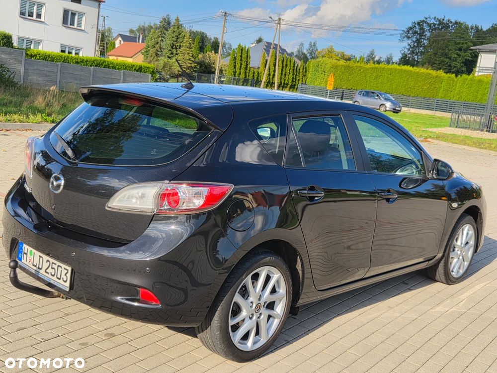 Mazda 3 1.6 Active + - 5