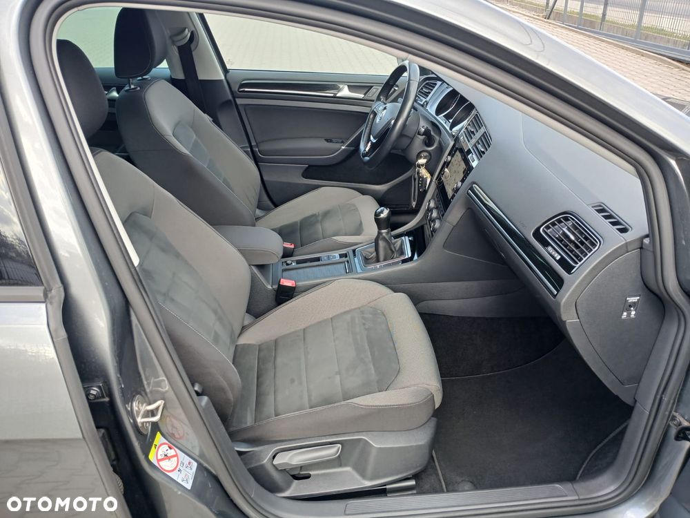 Volkswagen Golf 2.0 BlueTDI Highline - 34