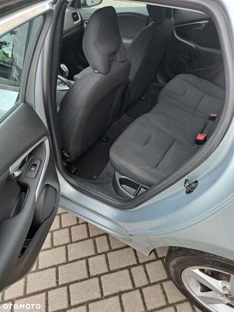 Volvo V40 D2 Base - 13