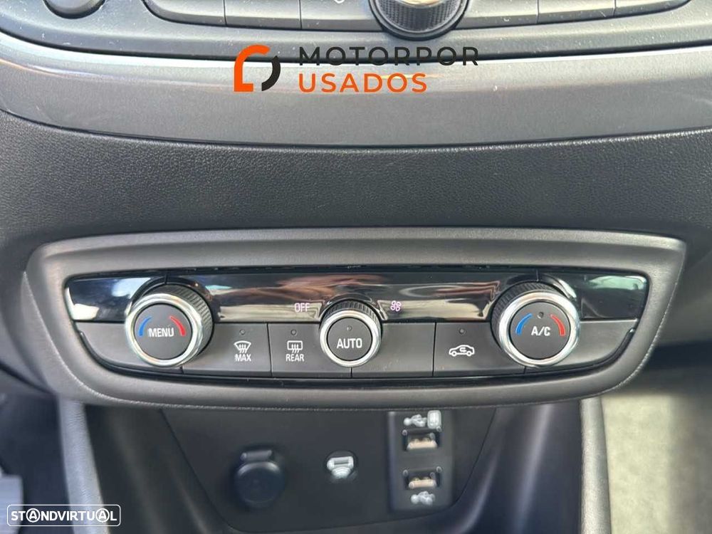 Opel Crossland 1.2 T Design & Tech - 12