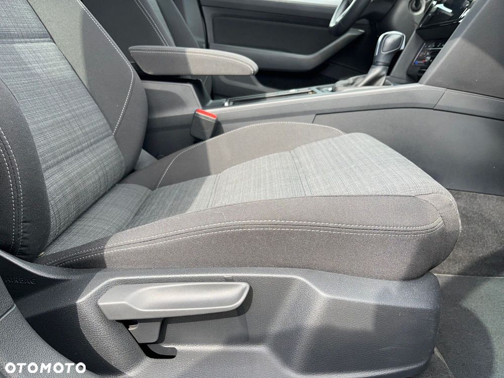 Volkswagen Passat - 21