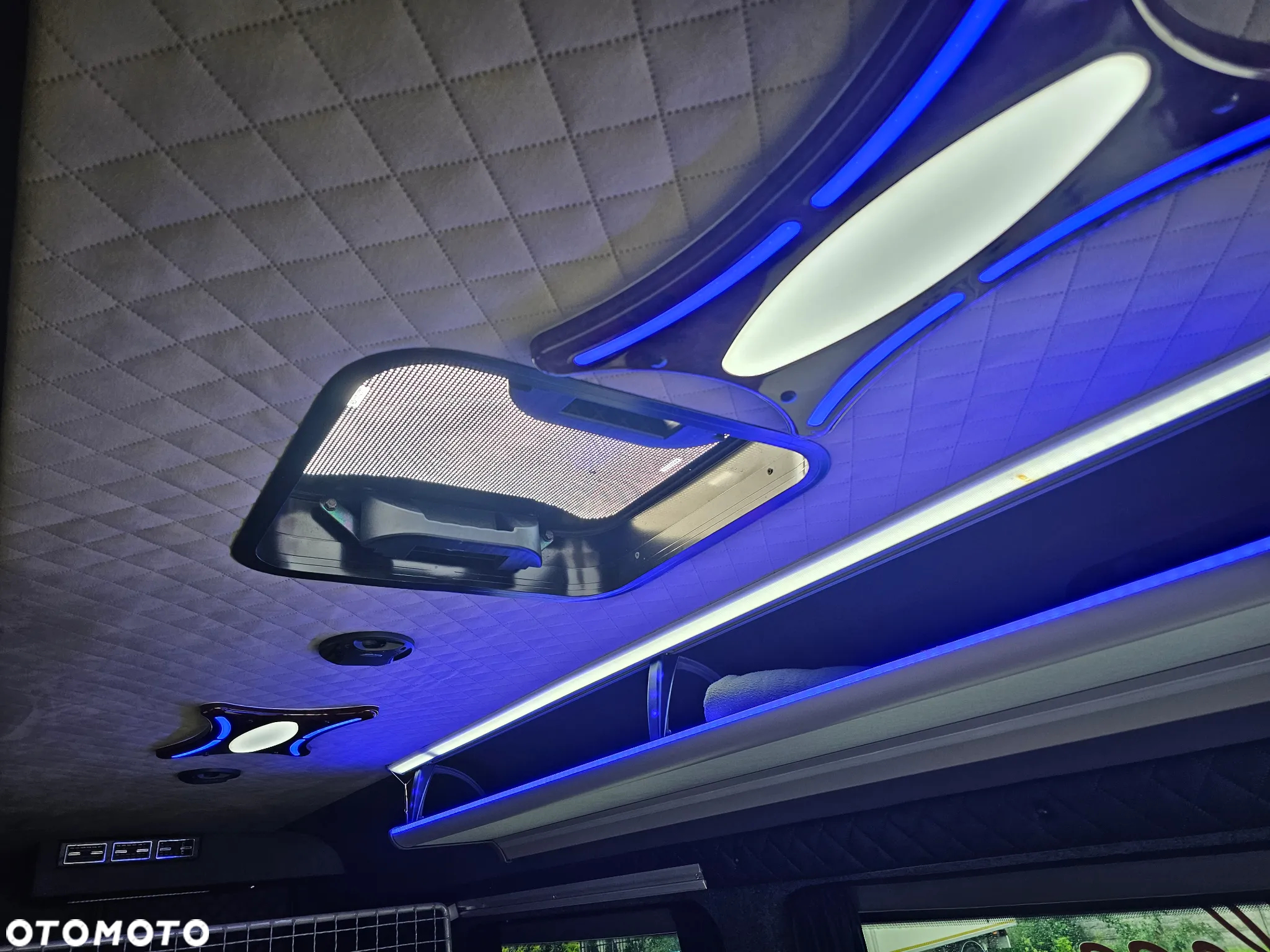 Mercedes-Benz Sprinter - 10