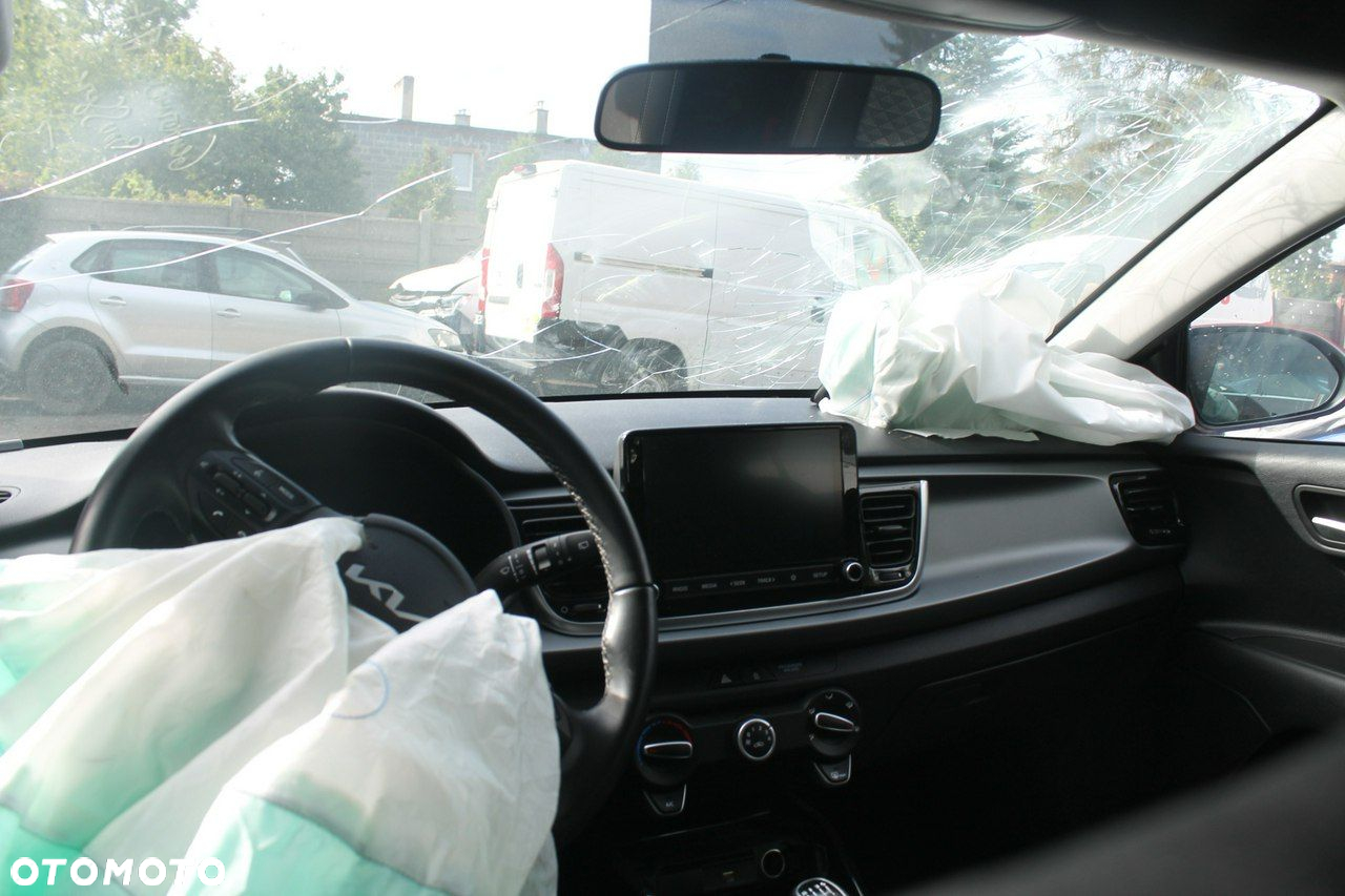 Kia Rio - 7