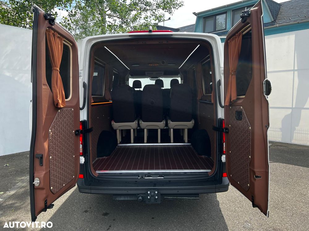 Volkswagen Caravelle - 14