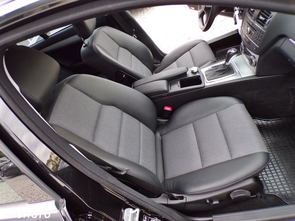 Mercedes-Benz Klasa C 180 Kompressor Automatik BlueEFFICIENCY Avantgarde - 23