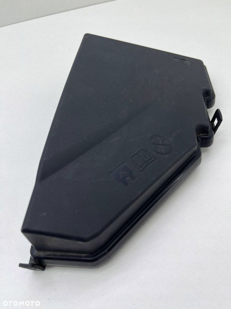 VOLVO XC90 S90 V90 POKRYWA OSŁONA SKRZYNKI BEZPIECZNIKÓW 31398001 - 1