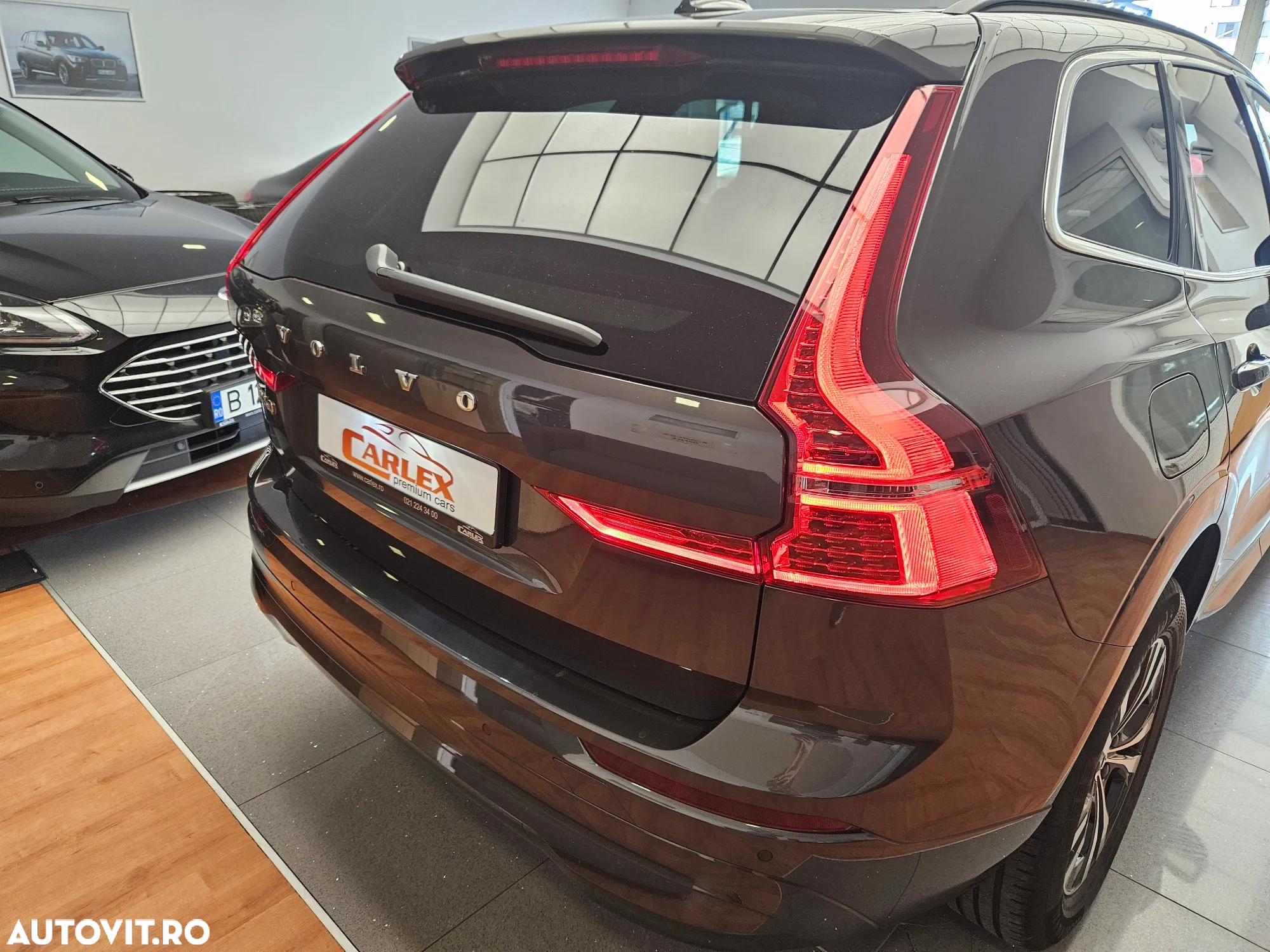 Volvo XC 60 B4 D Geartronic Momentum Pro - 25