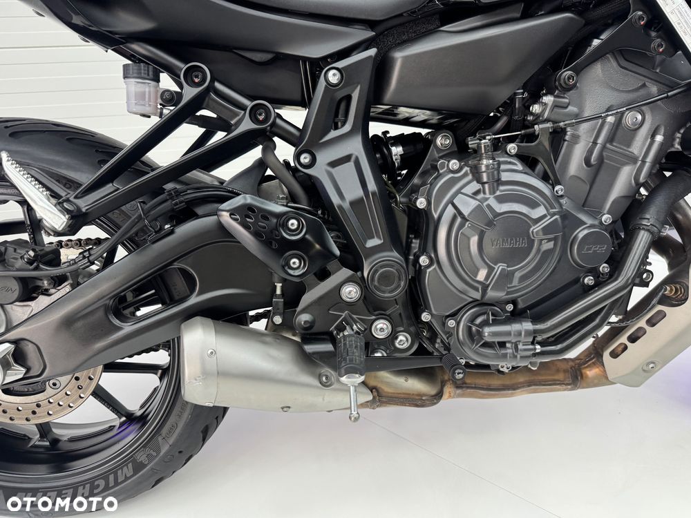 Yamaha MT - 27