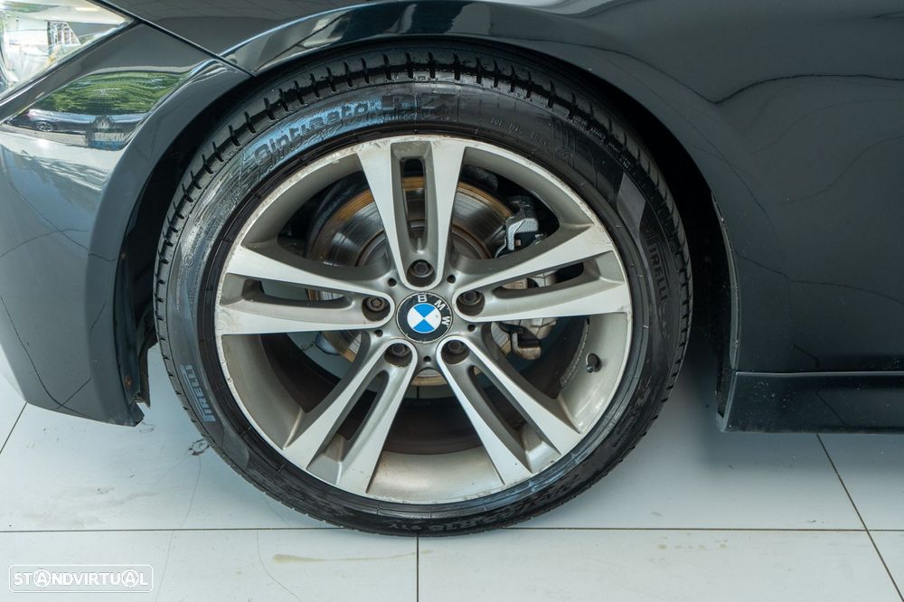 BMW 320 d ED Line Sport - 30