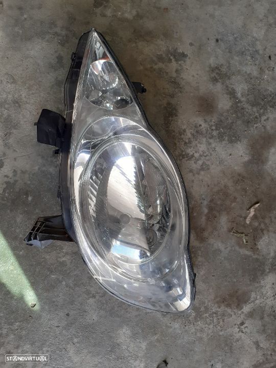 Farol condutor peugeot 107     81170 0h030 - 1