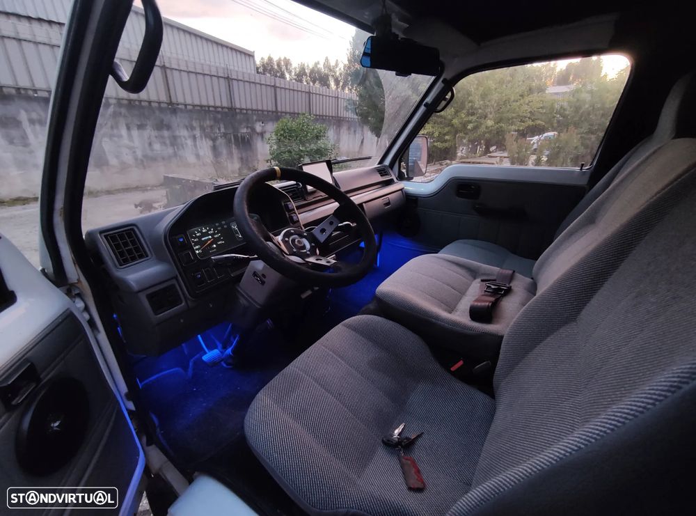 Isuzu Midi - 2