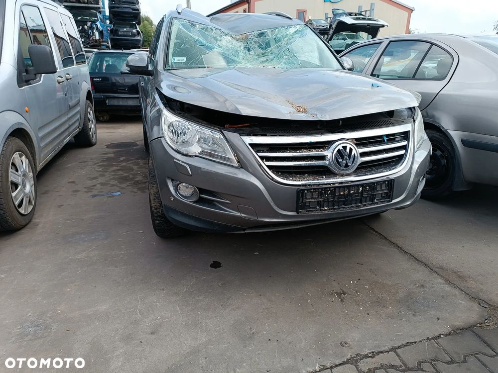 VW Tiguan 4x4 4motion z silnikiem 2.0 Tdi ozn CBAB i skrzynia manualna 6 biegów Lakier kod LD7S - 2