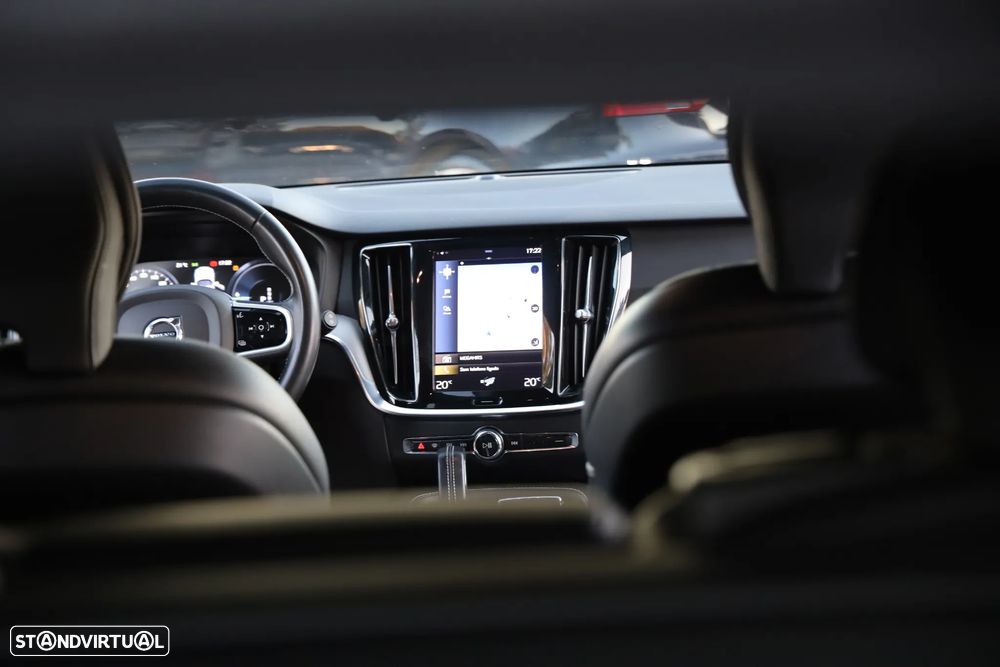 Volvo V60 2.0 T8 AWD TE R-Design - 28