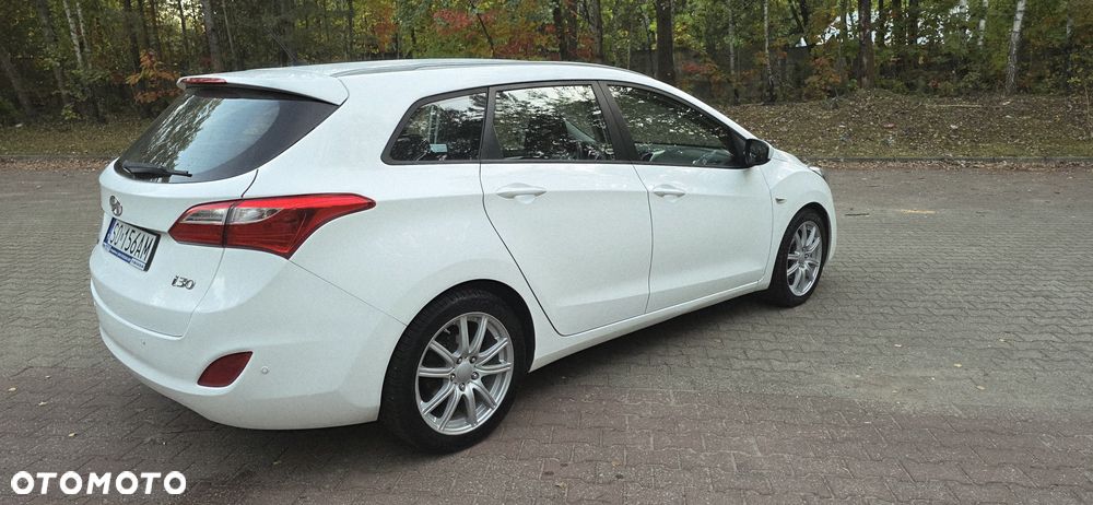 Hyundai i30 1.6 GDI Classic + - 26