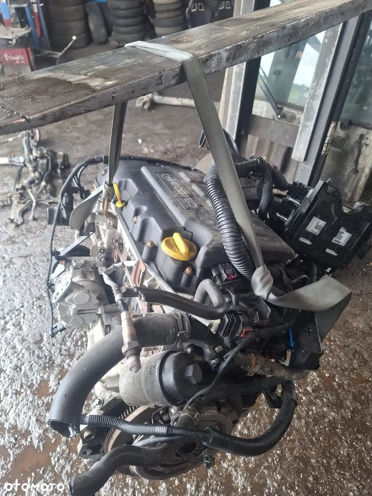OPEL CORSA E 1.2 16V SILNIK B12XER KOMPLETNY Z OSPRZETEM - 2