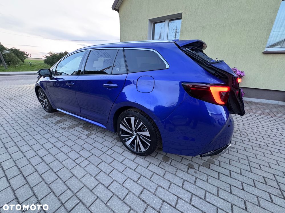 Toyota Corolla 2.0 Hybrid Executive - 27