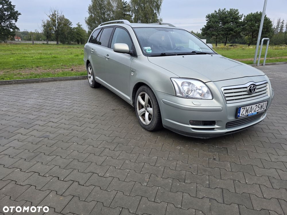 Toyota Avensis - 2