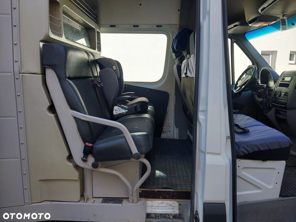 Mercedes-Benz Sprinter - 11