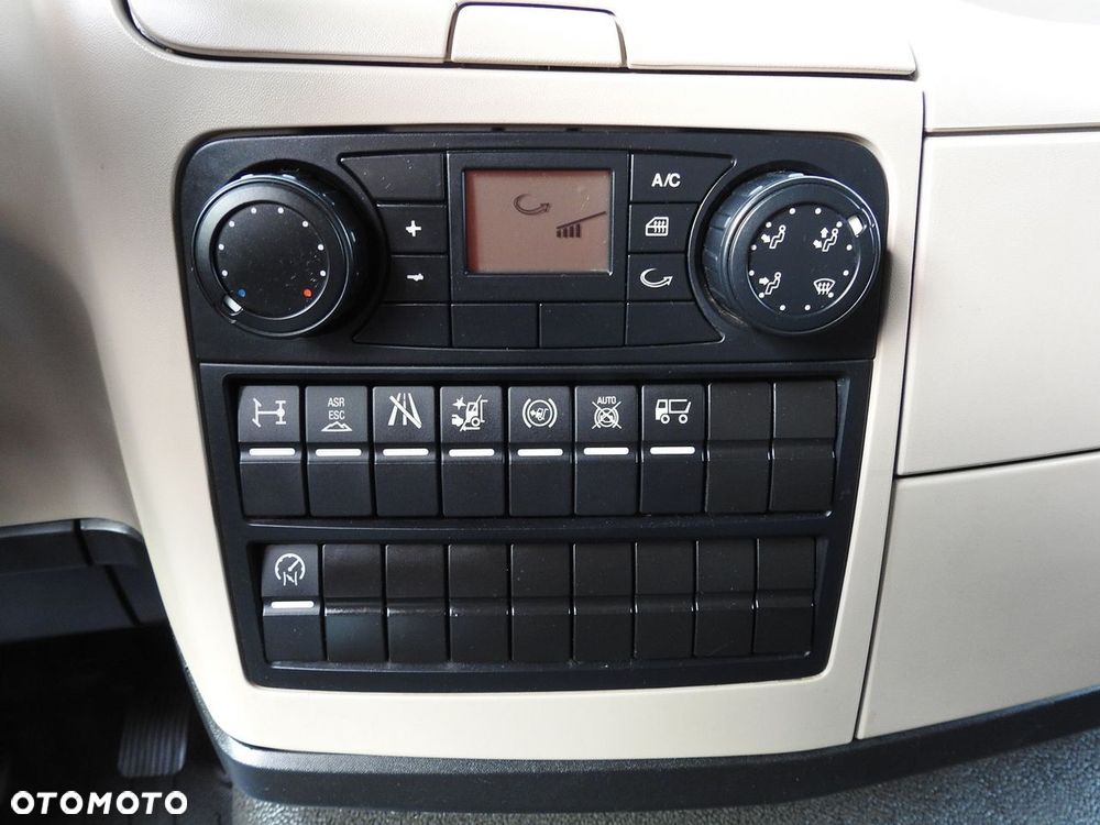 MAN TGL 12.220 KONTENER WINDA 18 PALET TEMPOMAT KLIMATYZACJA PNEUMATYKA AUTOMAT  BLIŹNIACZE KOŁA  220KM - 36