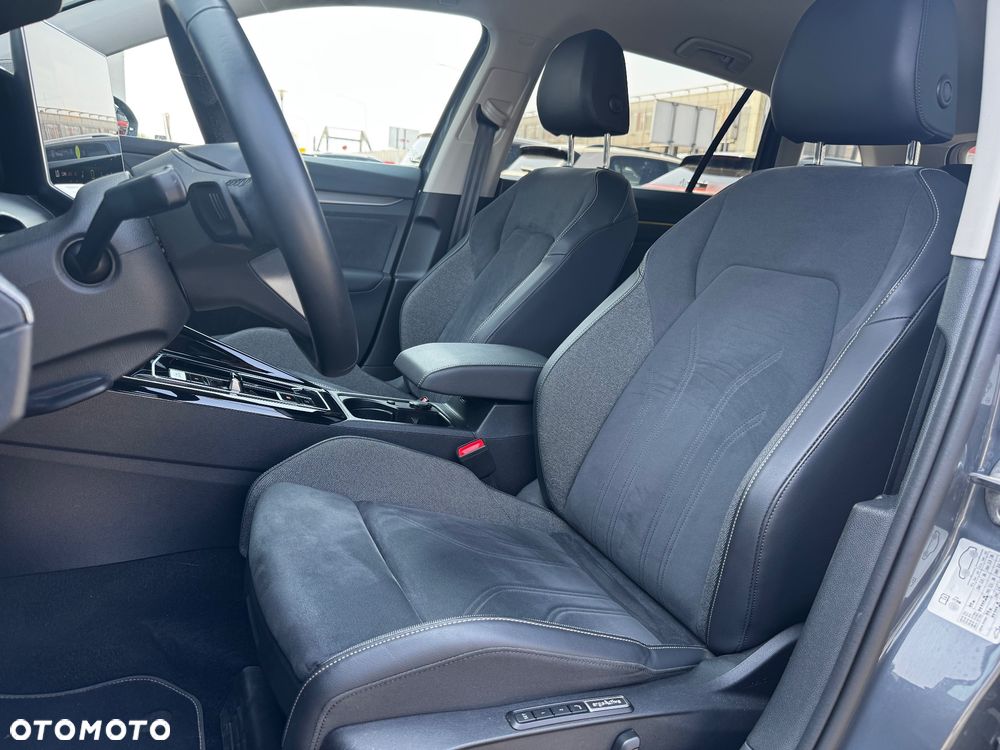 Volkswagen Golf 1.5 eTSI EVO Style DSG - 11