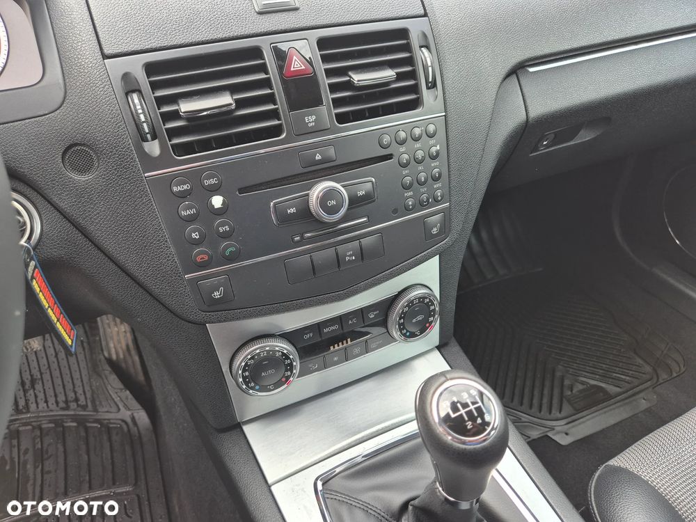 Mercedes-Benz Klasa C 220 CDI Avantgarde - 35