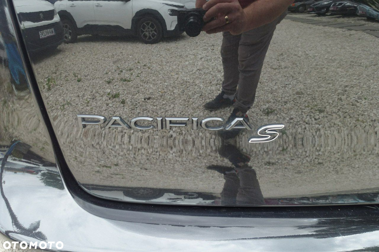 Chrysler Pacifica - 9