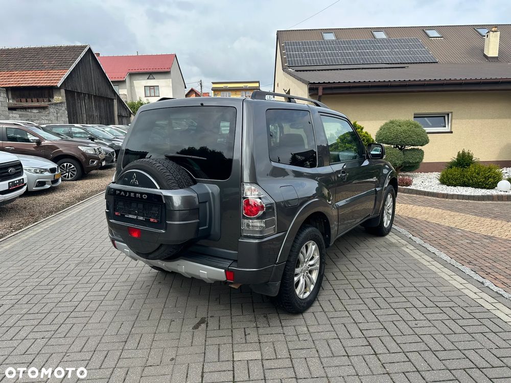 Mitsubishi Pajero - 5