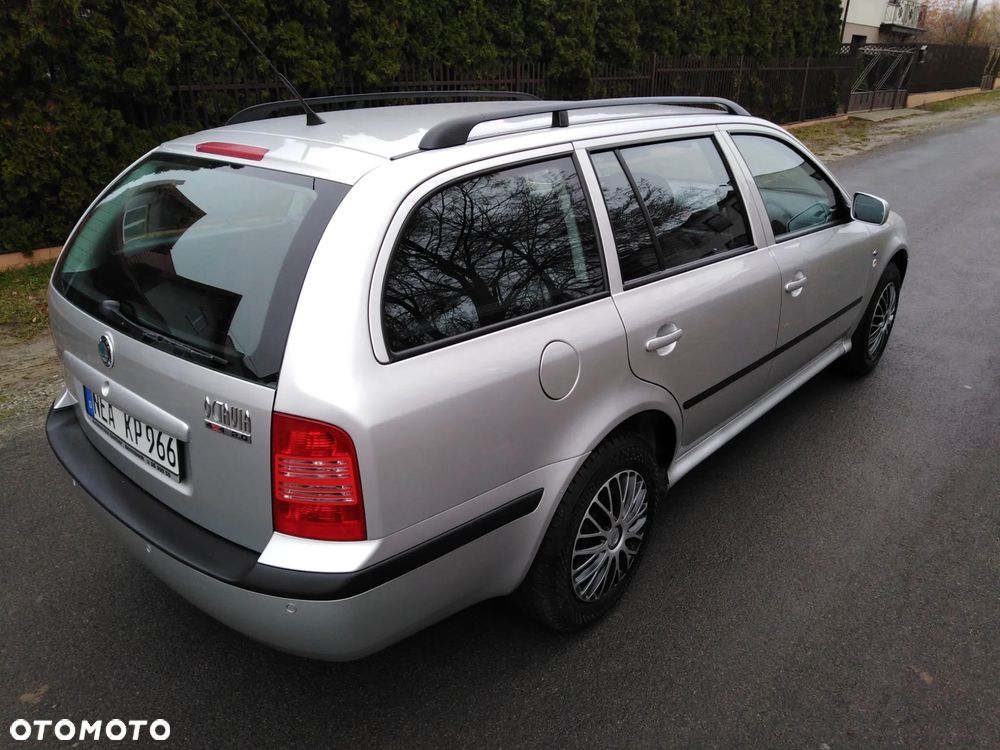 Skoda Octavia 2.0 Combi Ambiente 4x4 - 13