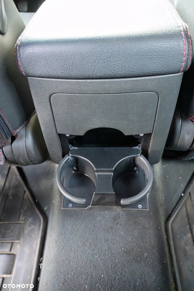 Nissan Navara 2.5 D R-Black - 18