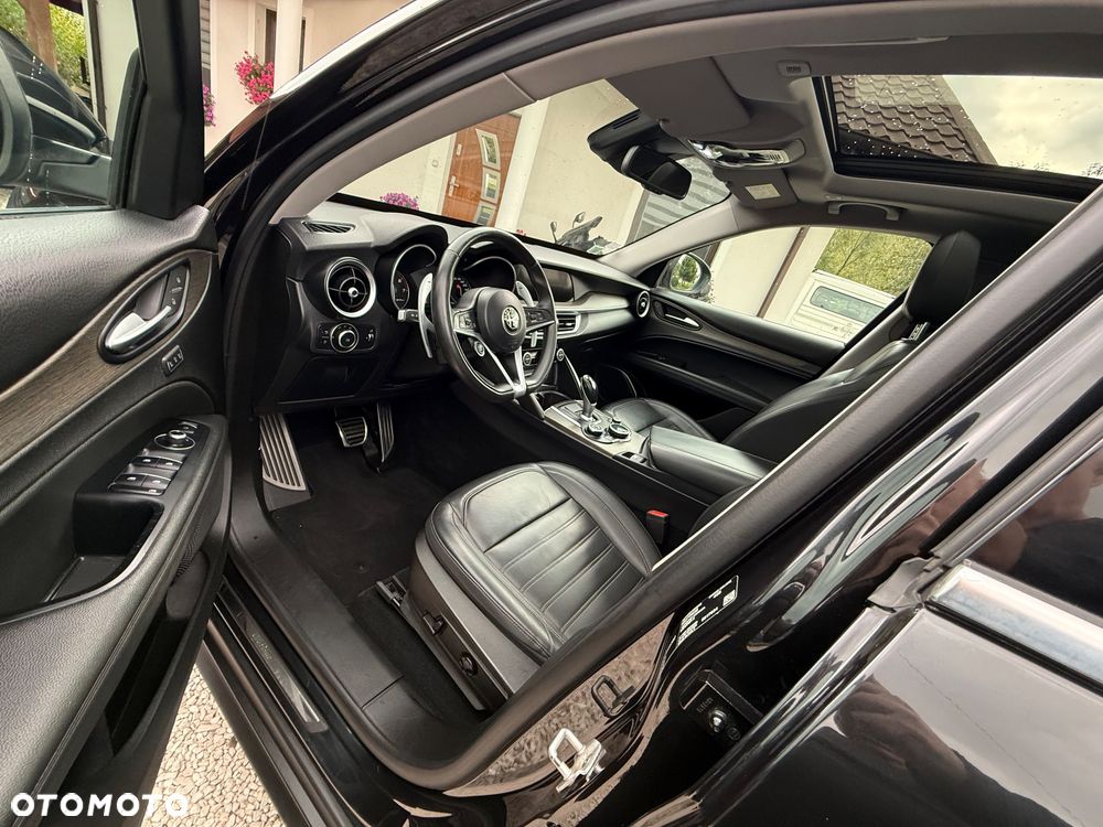 Alfa Romeo Stelvio - 9