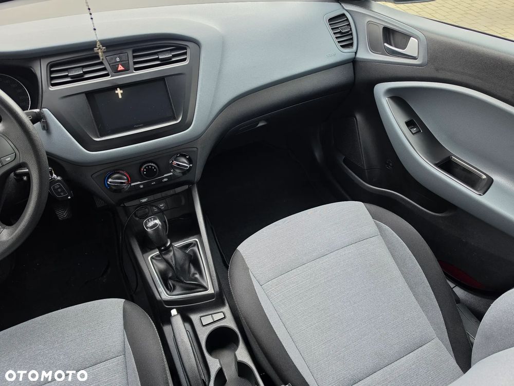 Hyundai i20 - 23
