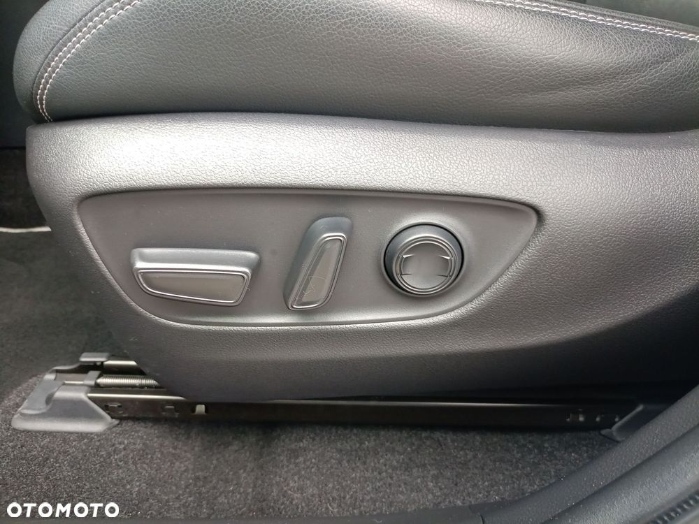 Toyota RAV4 - 12