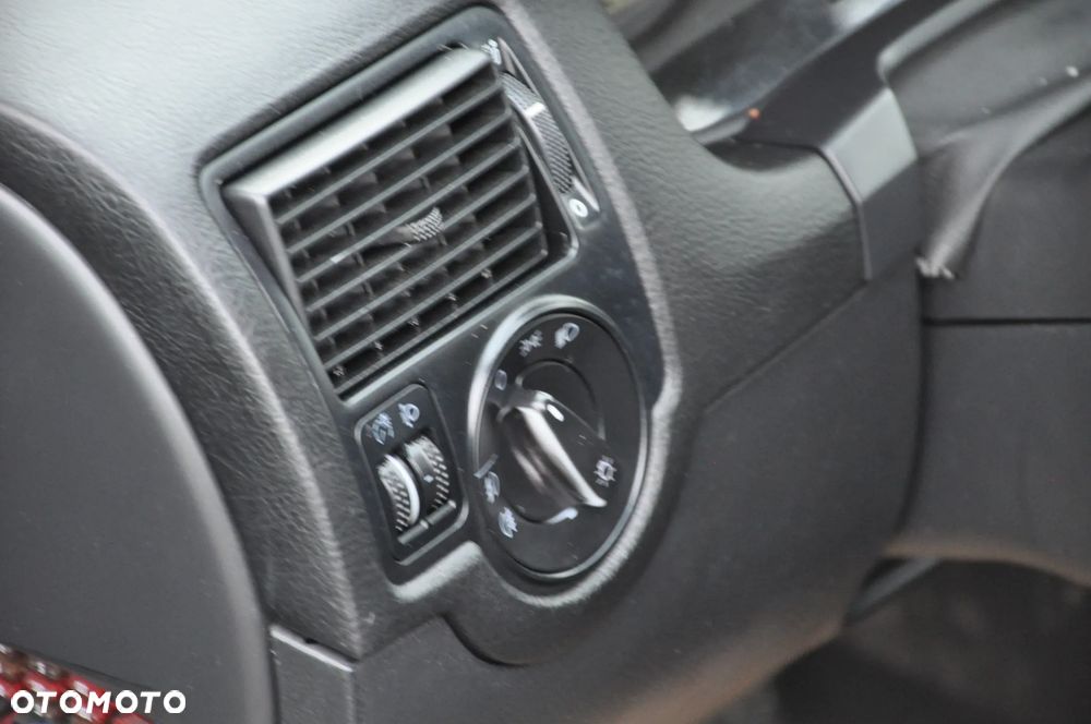 Volkswagen Golf 1.6 Edition - 25