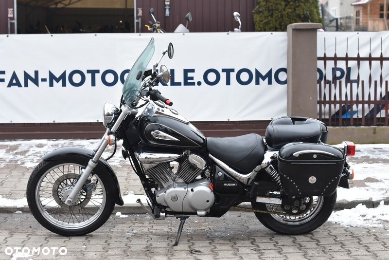 Suzuki Intruder - 19