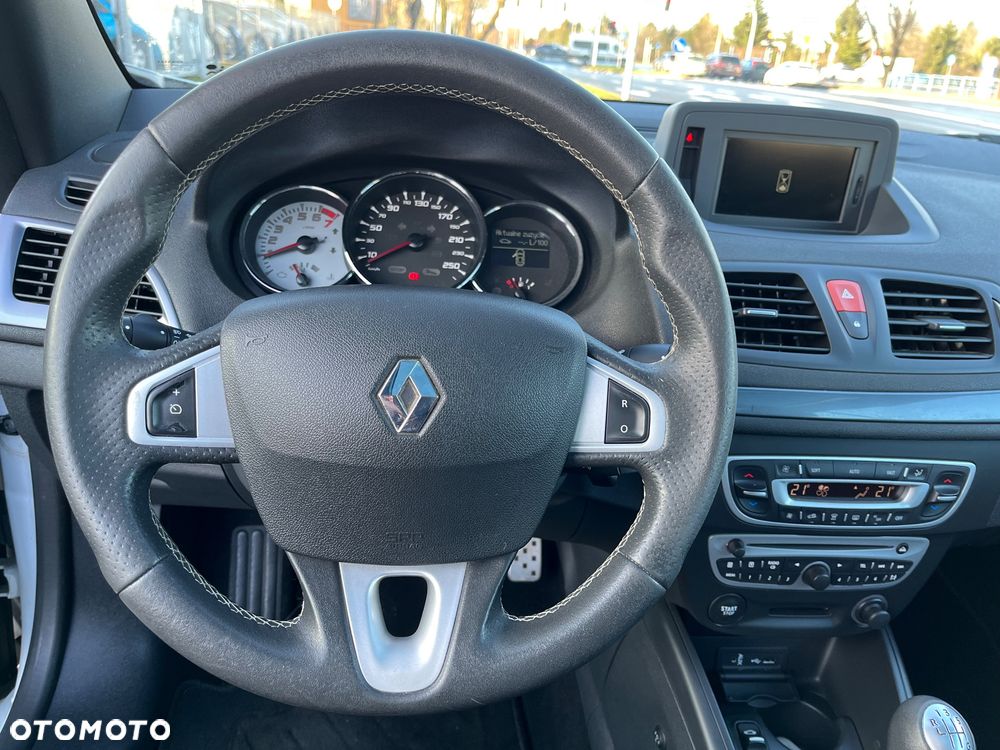 Renault Megane TCe 180 GT - 17