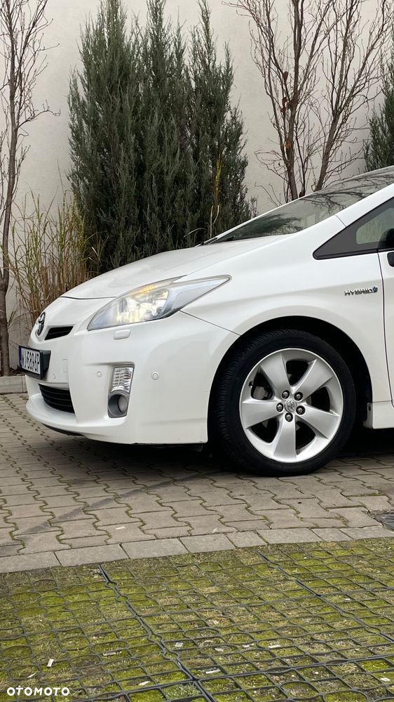 Toyota Prius 1.8 HSD Premium - 11