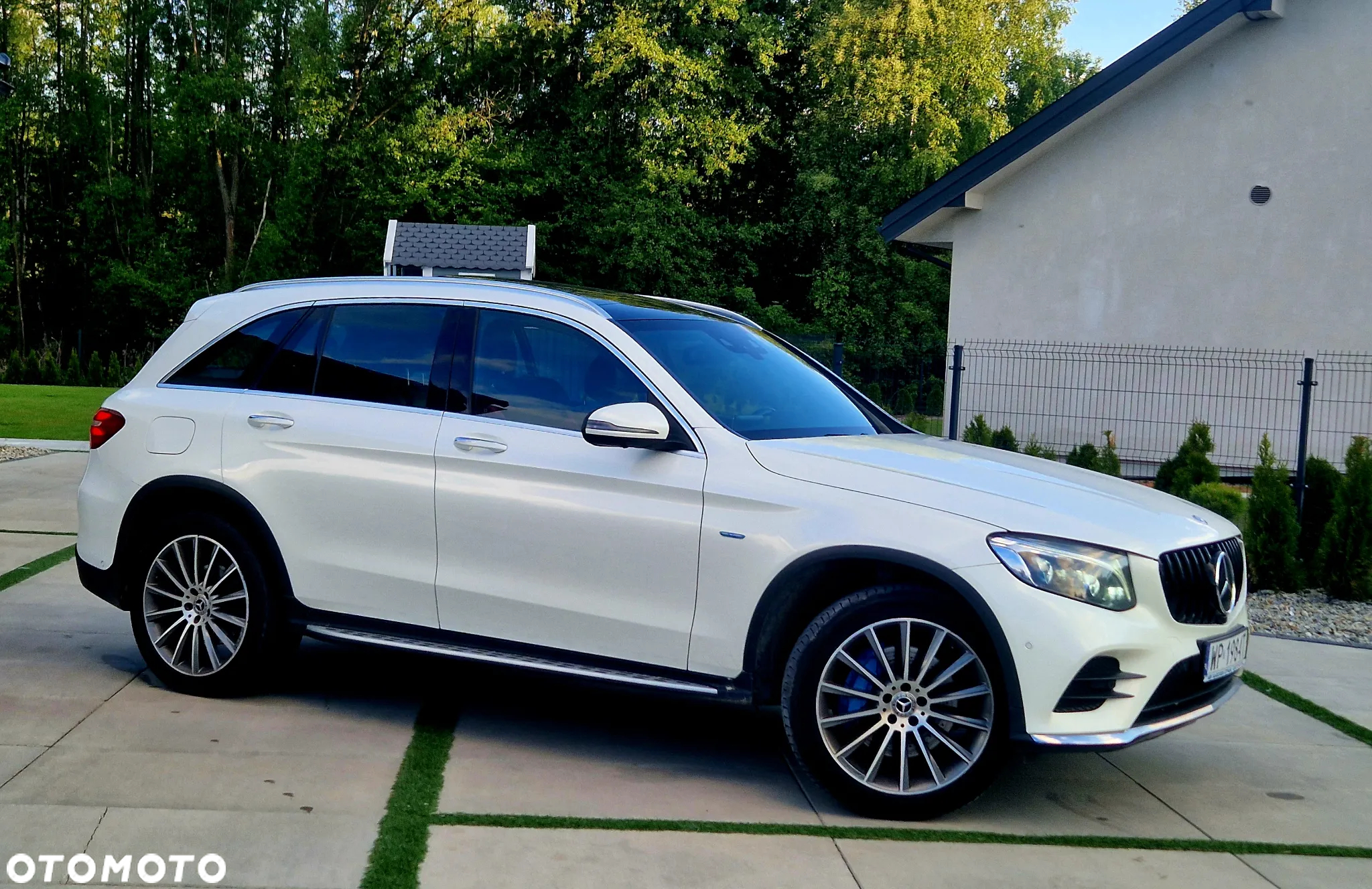 Mercedes-Benz GLC 350 e 4Matic 7G-TRONIC AMG Line - 13