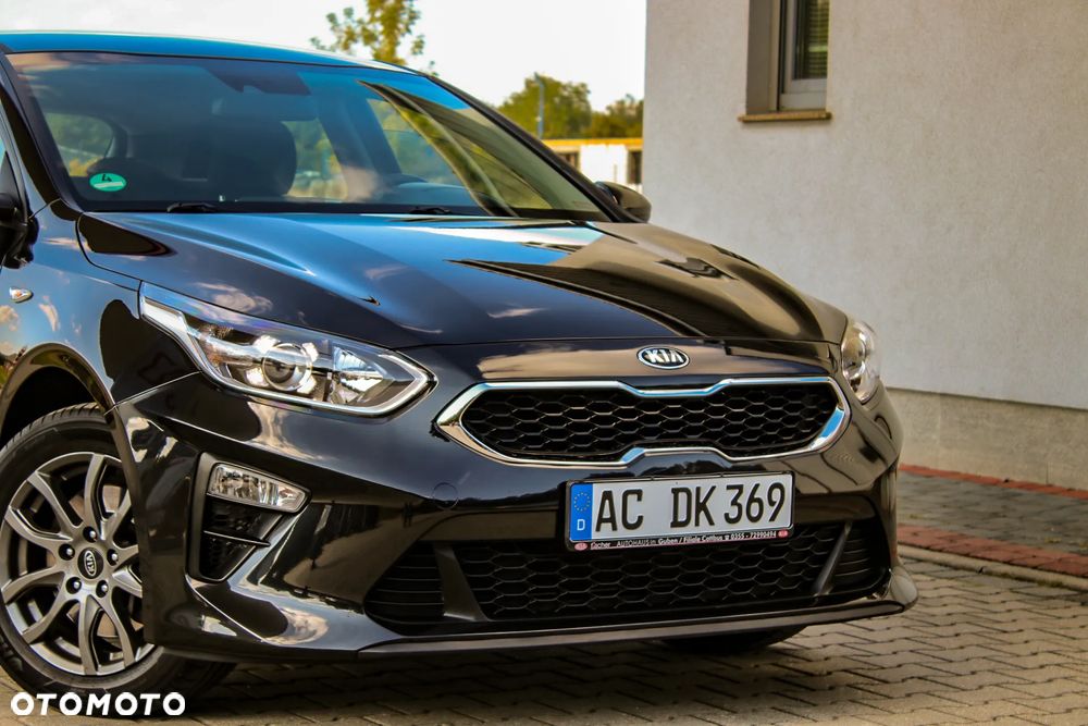 Kia Ceed 1.4 CVVT Dream-Team Edition - 17