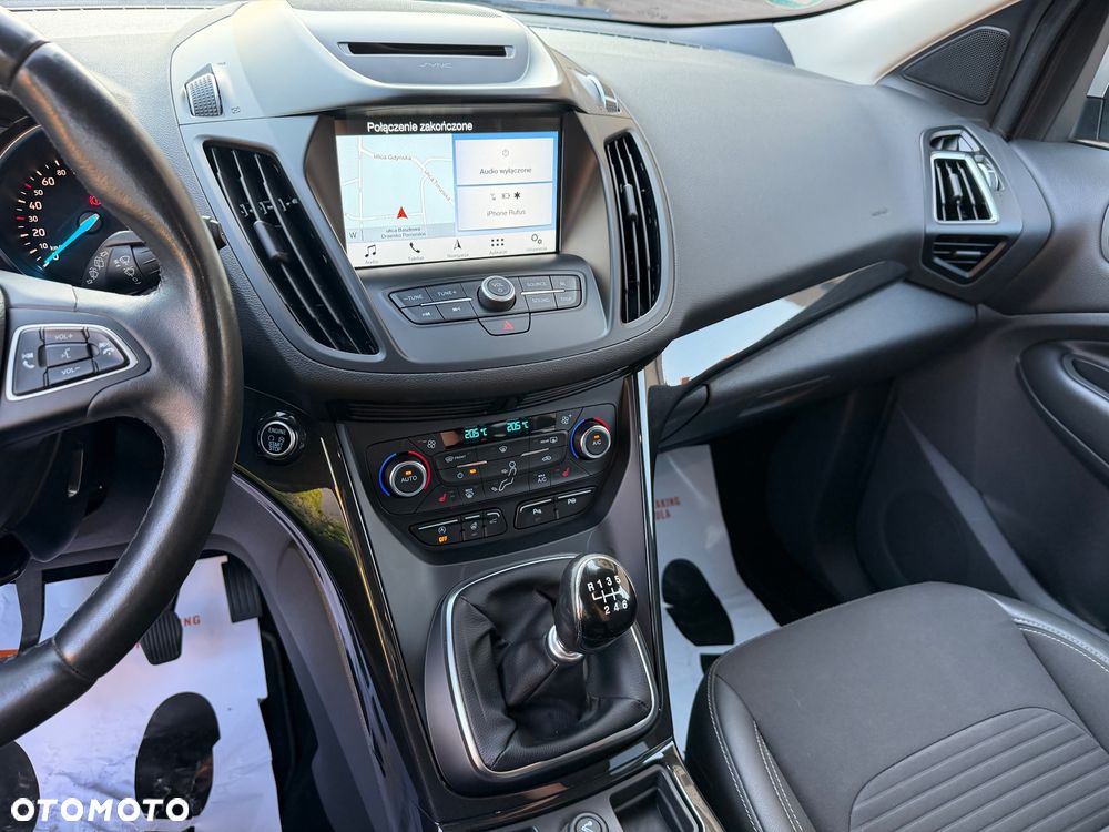 Ford Kuga 2.0 TDCi 2x4 Titanium - 16
