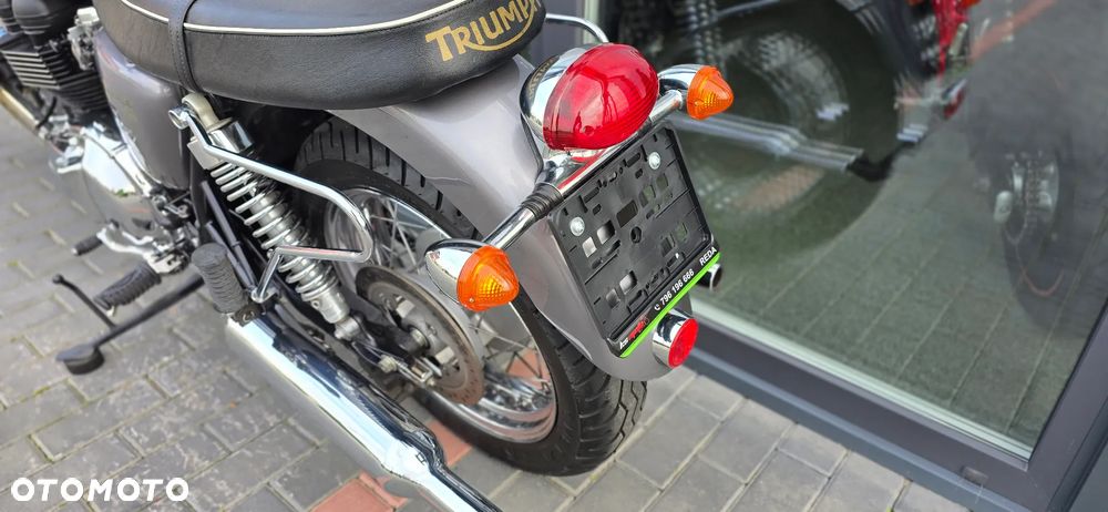 Triumph Bonneville - 37