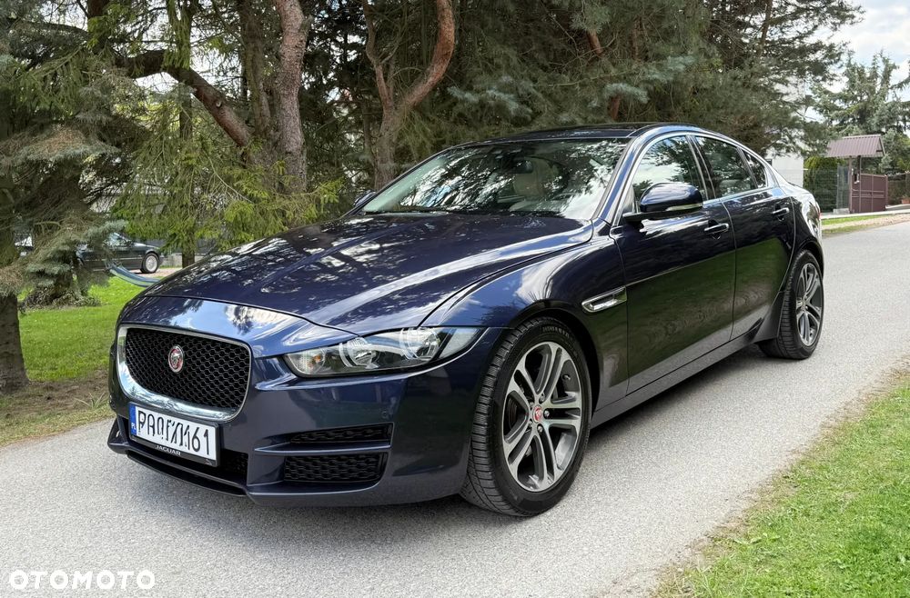 Jaguar XE 20d Prestige - 2