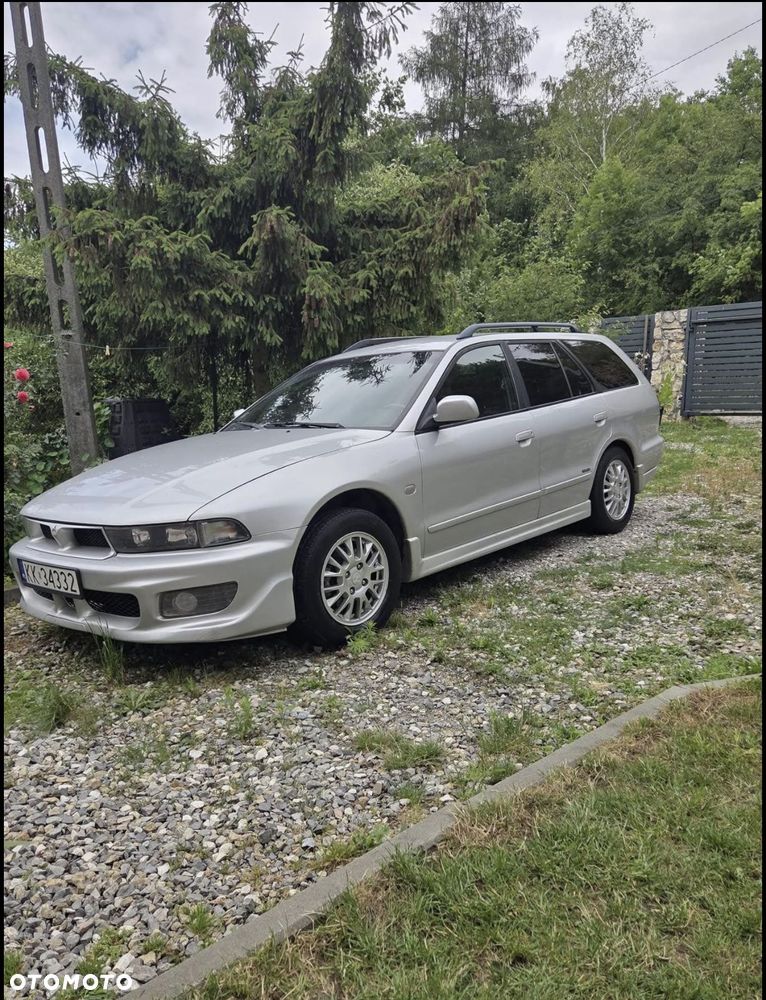 Mitsubishi Galant - 1