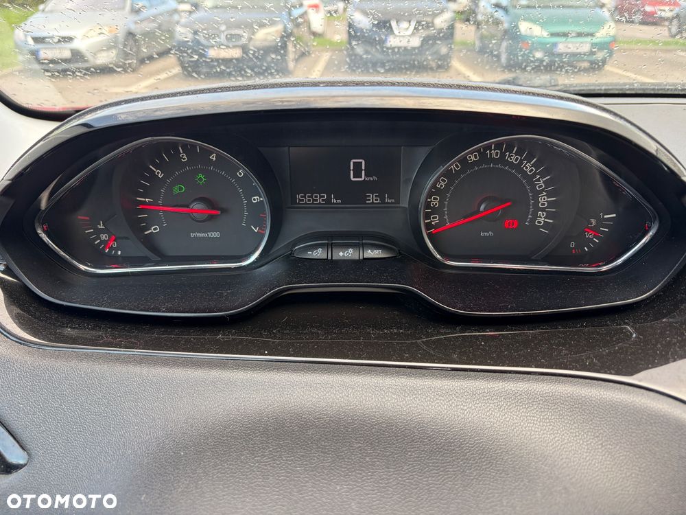 Peugeot 208 PureTech 82 Style - 3