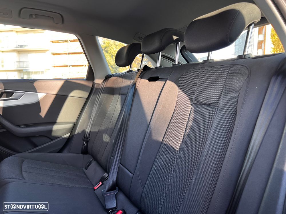 Audi A4 Avant 2.0 TDI Advance S tronic - 5